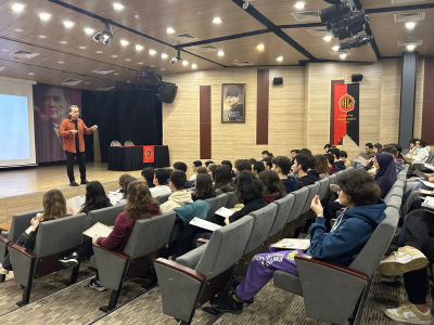 Kabataş Lisesi Taktiklerle Paragraf ve Anlayarak Hızlı Okluma Eğitimi - 2